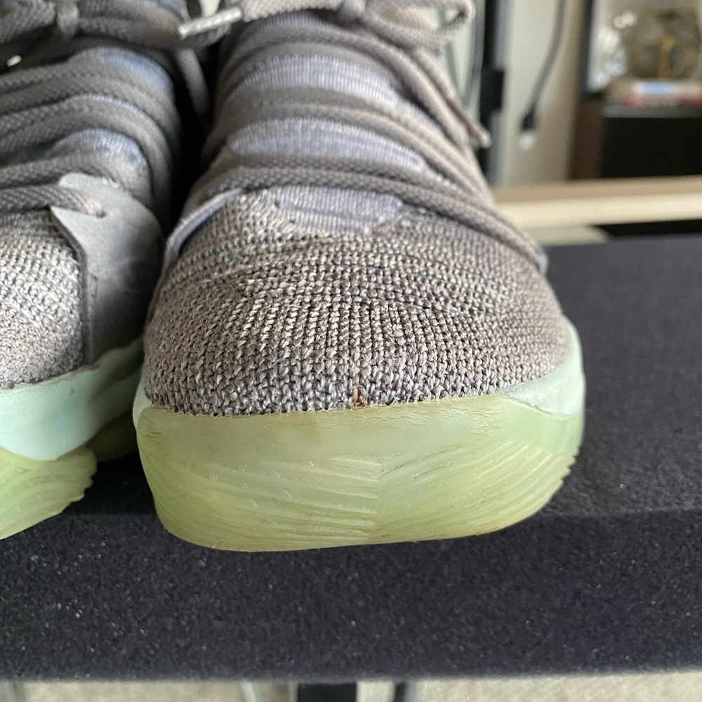 Nike Kevin Durant Basketball Shoes - Picture 5 of 6